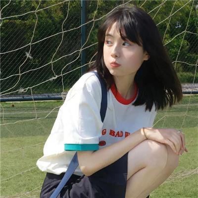 女跳水队员